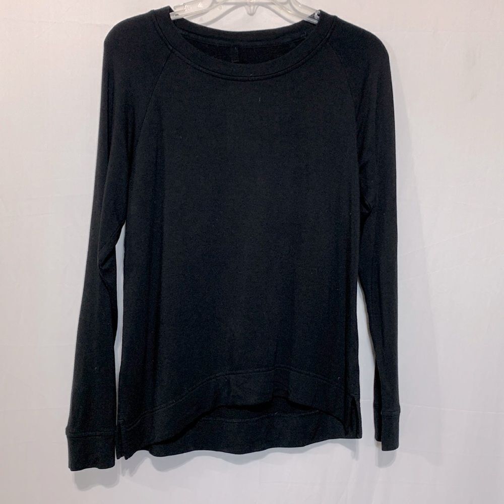 LOU & Grey scoop neck soft cozy knit top with raglan sleeves & high-low hemline
